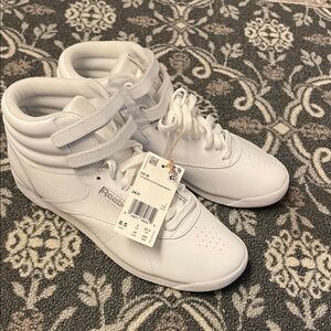 NWT Reebok freestyle, size 8.5
